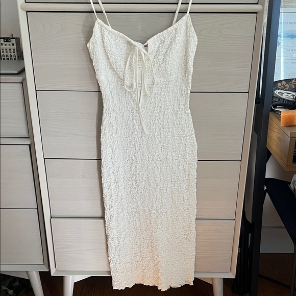 Isalis Dresses & Skirts - Fitted White Textured Dress
